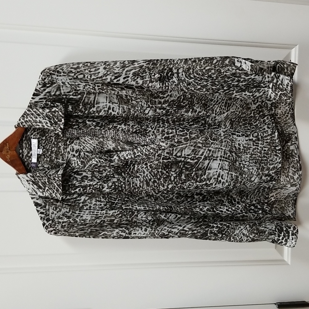 Jennifer Lopez animal print blouse sz XS